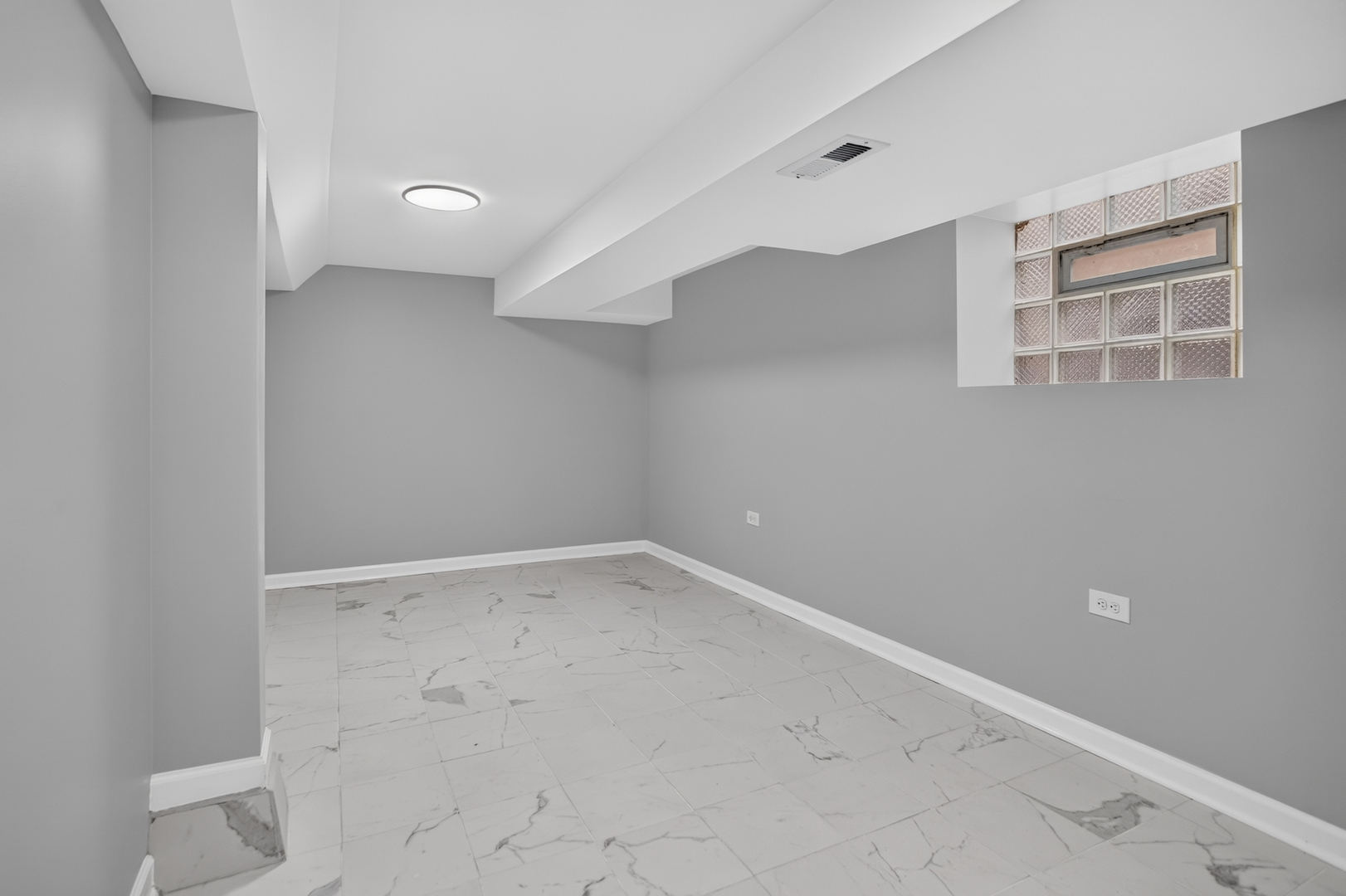 7715 S Eberhart Avenue Property Photo 31