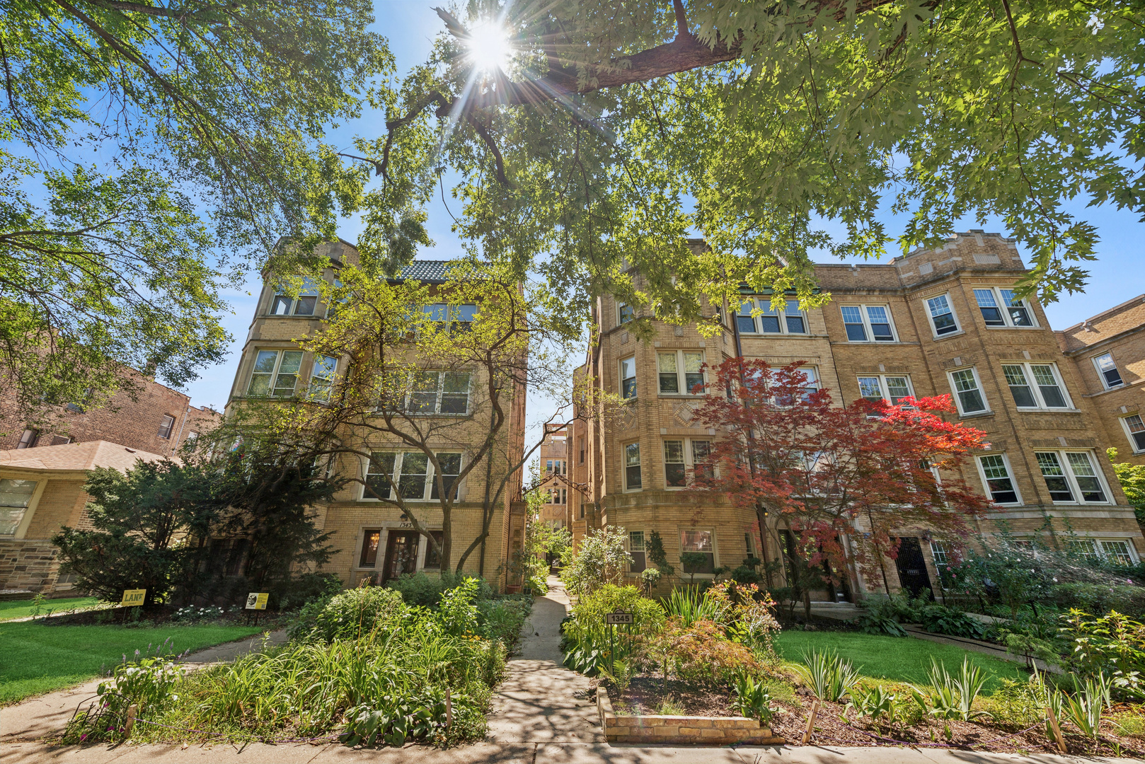 1345 W Greenleaf Avenue 3S