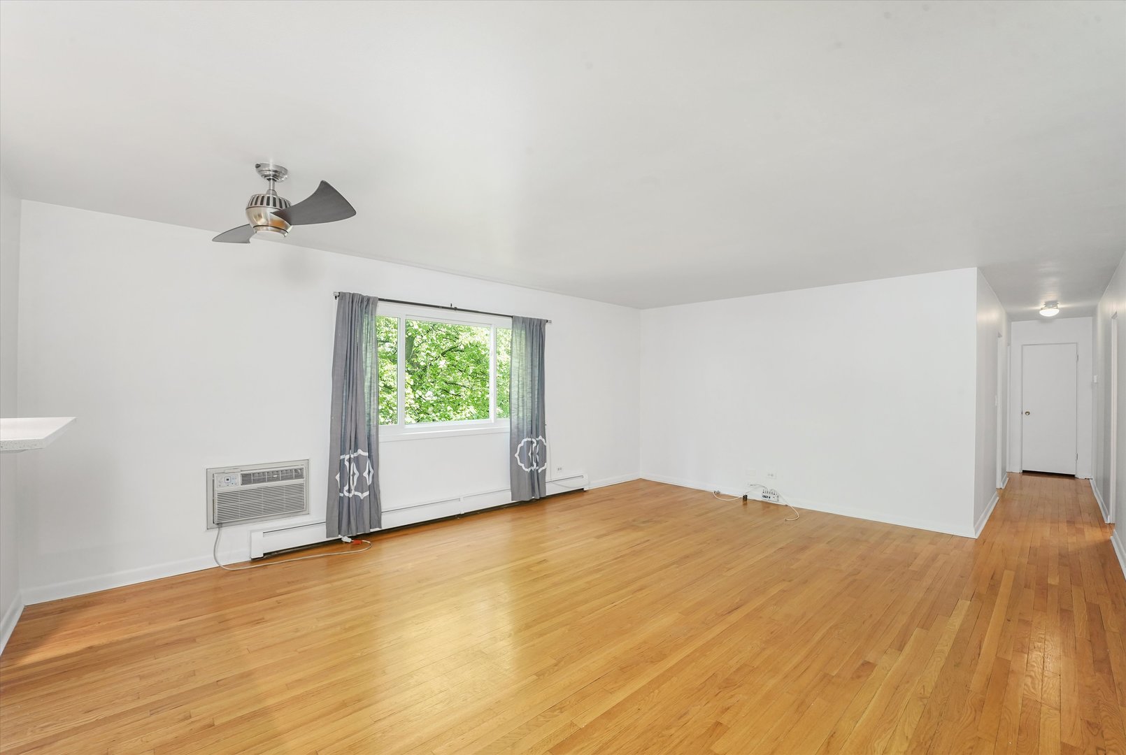 200 South Boulevard 1c Property Photo 17