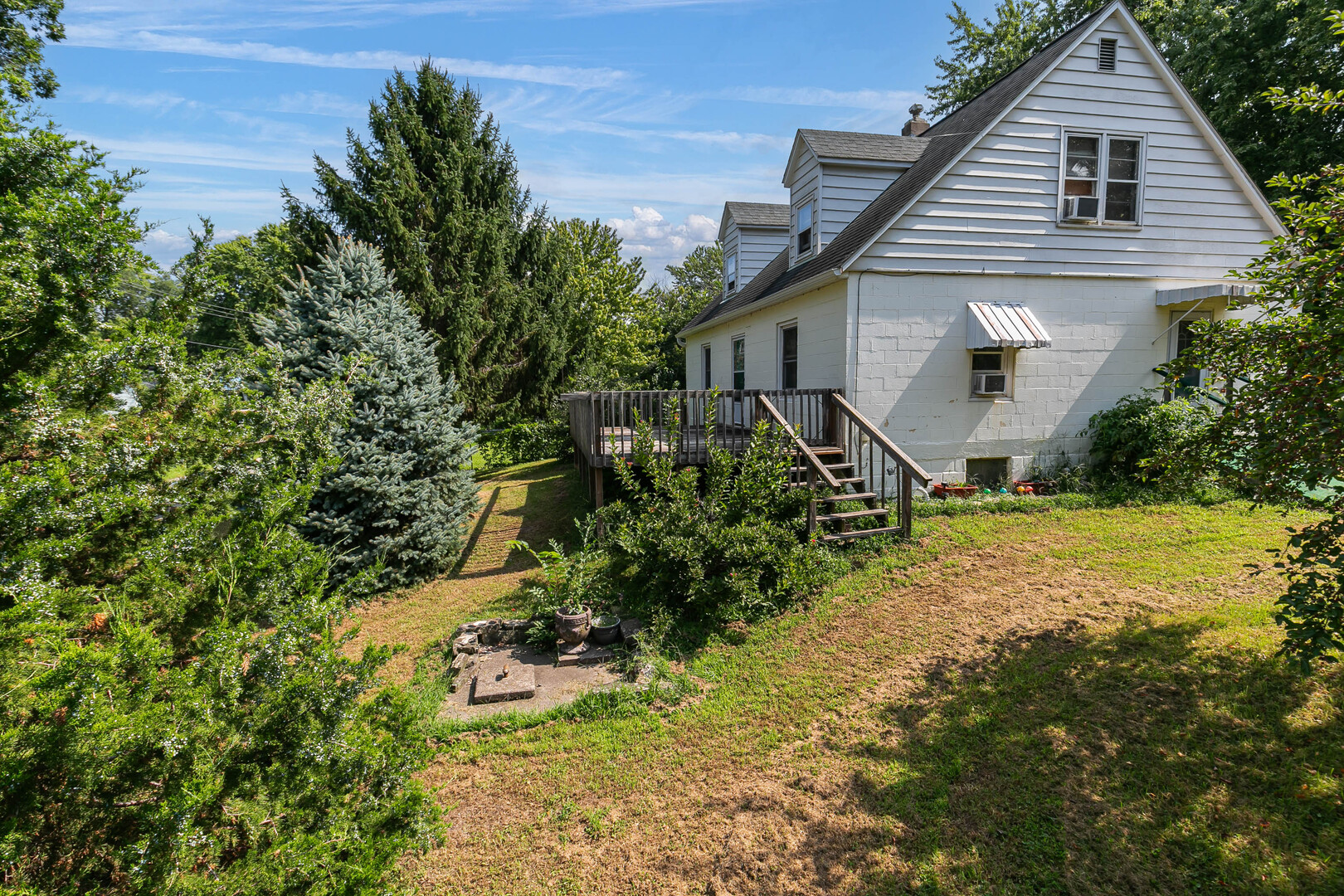408 West Drive Property Photo 2