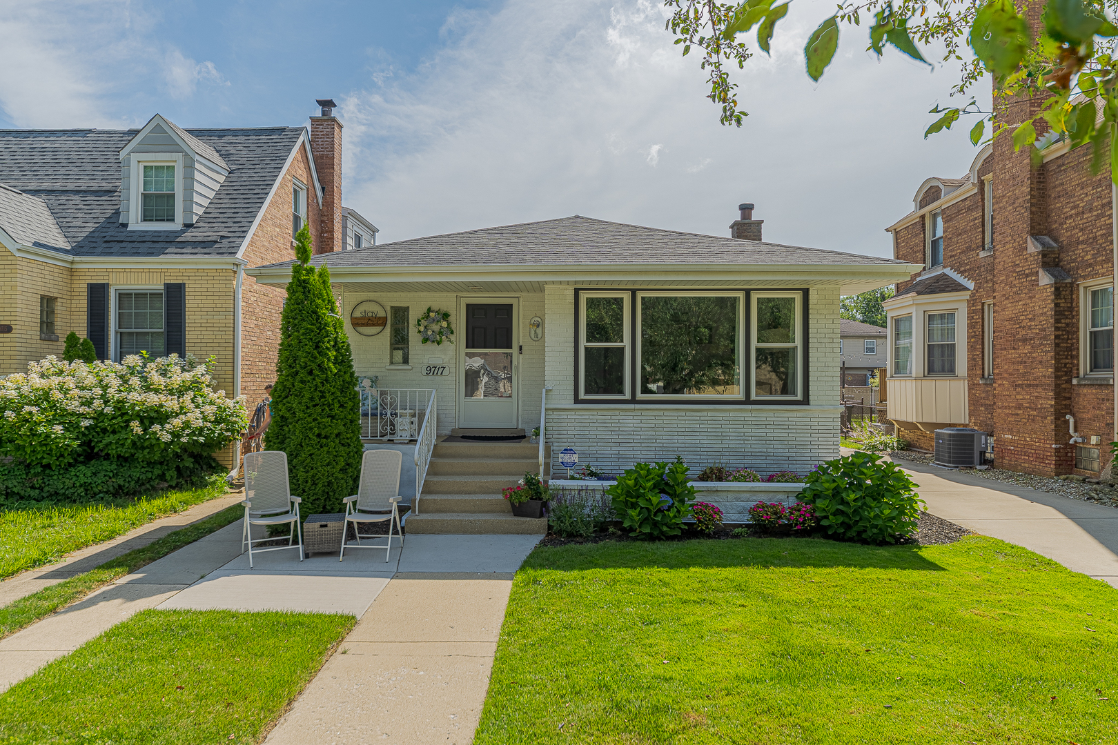 9717 S Springfield Avenue Property Photo 1