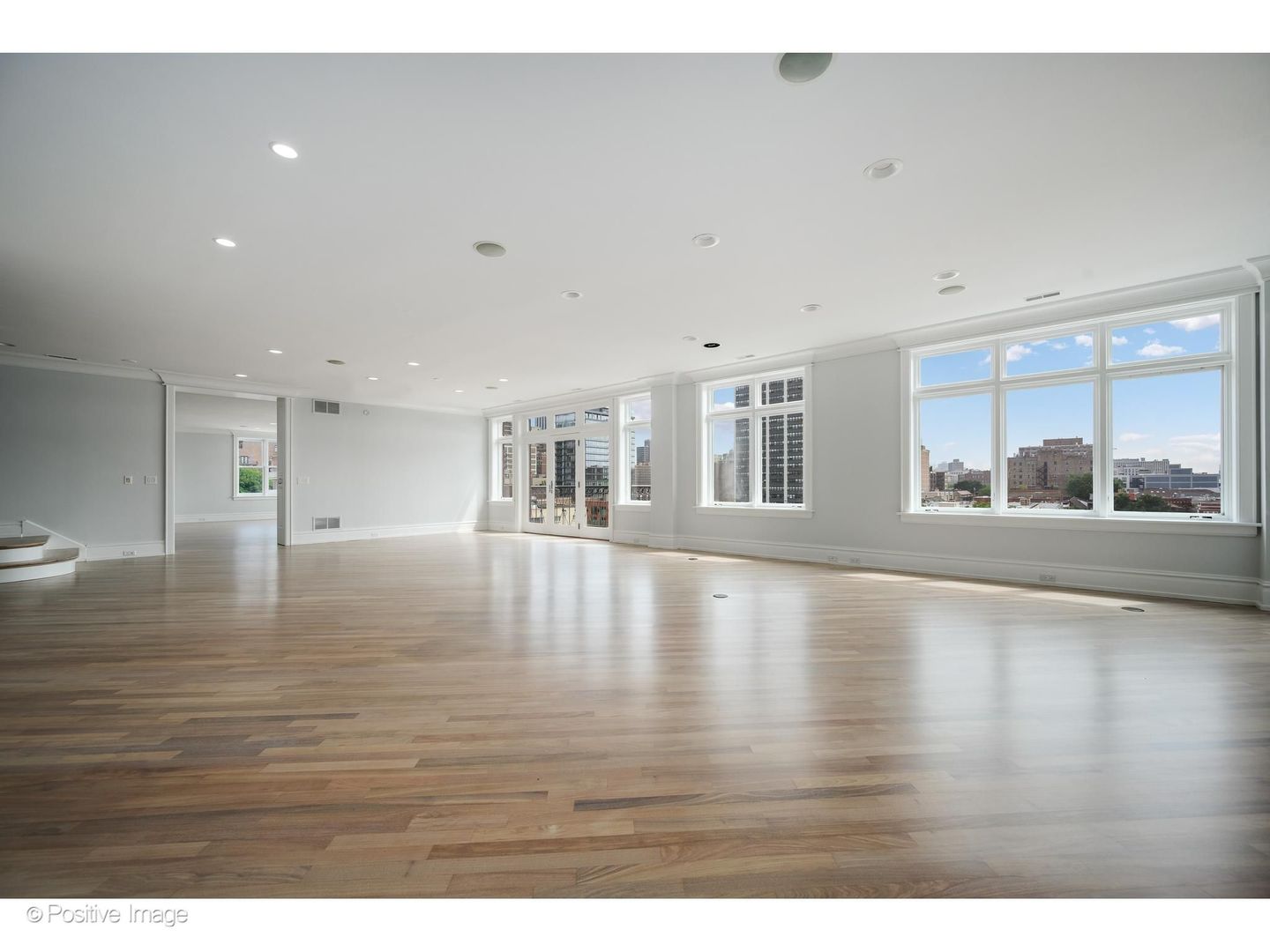 545 W Aldine Avenue 6e Property Photo 4
