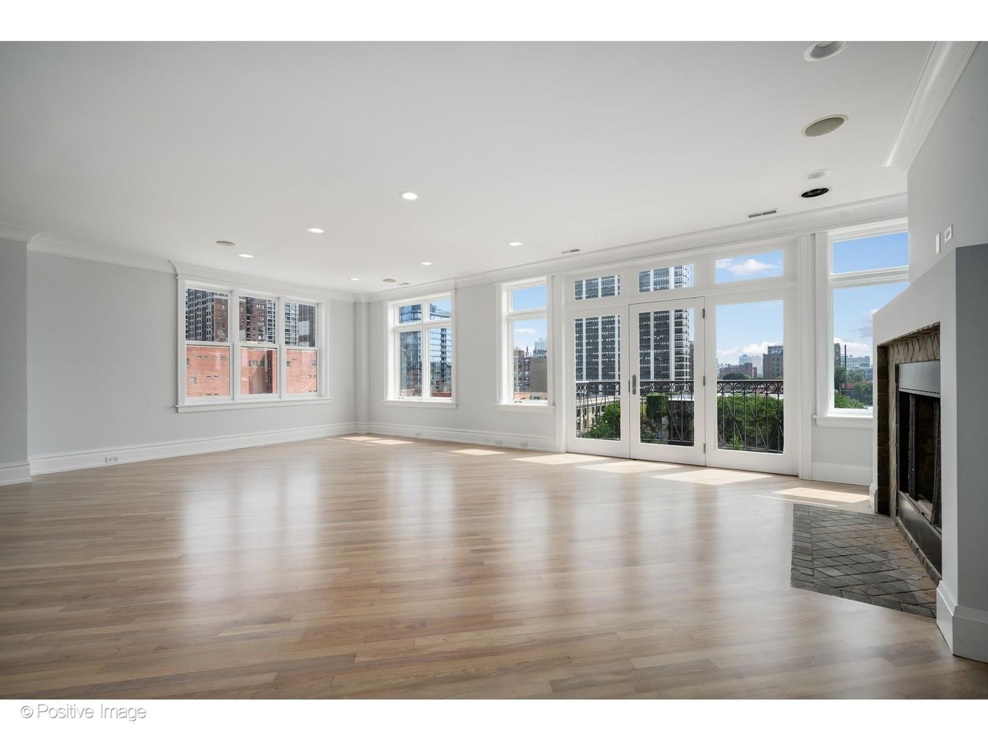 545 W Aldine Avenue 6e Property Photo 5