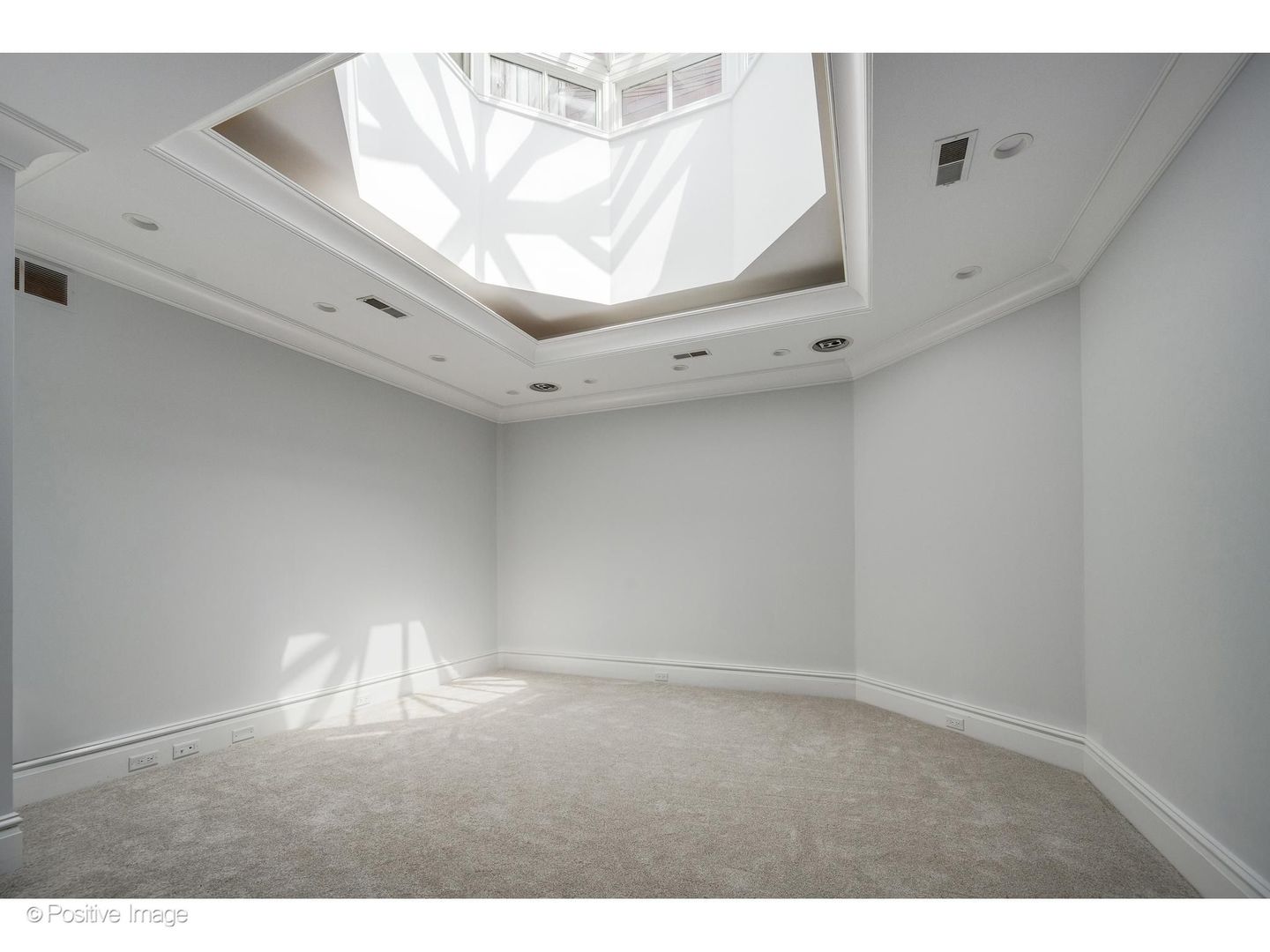 545 W Aldine Avenue 6e Property Photo 24