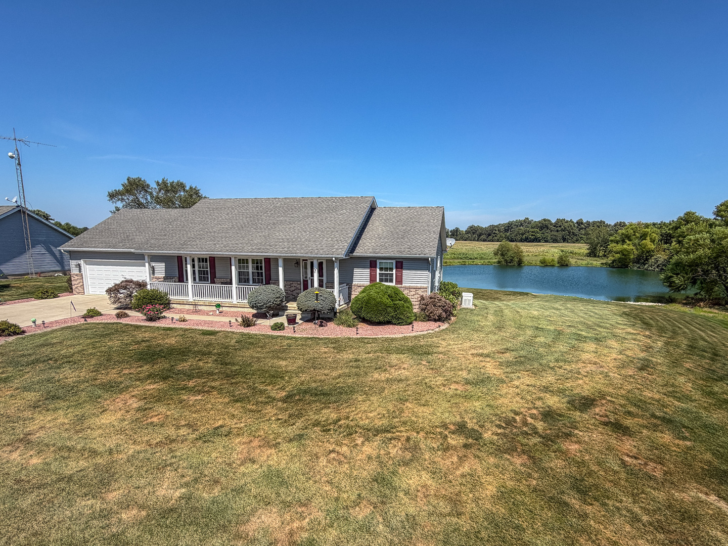 2309 E Lakeview Drive