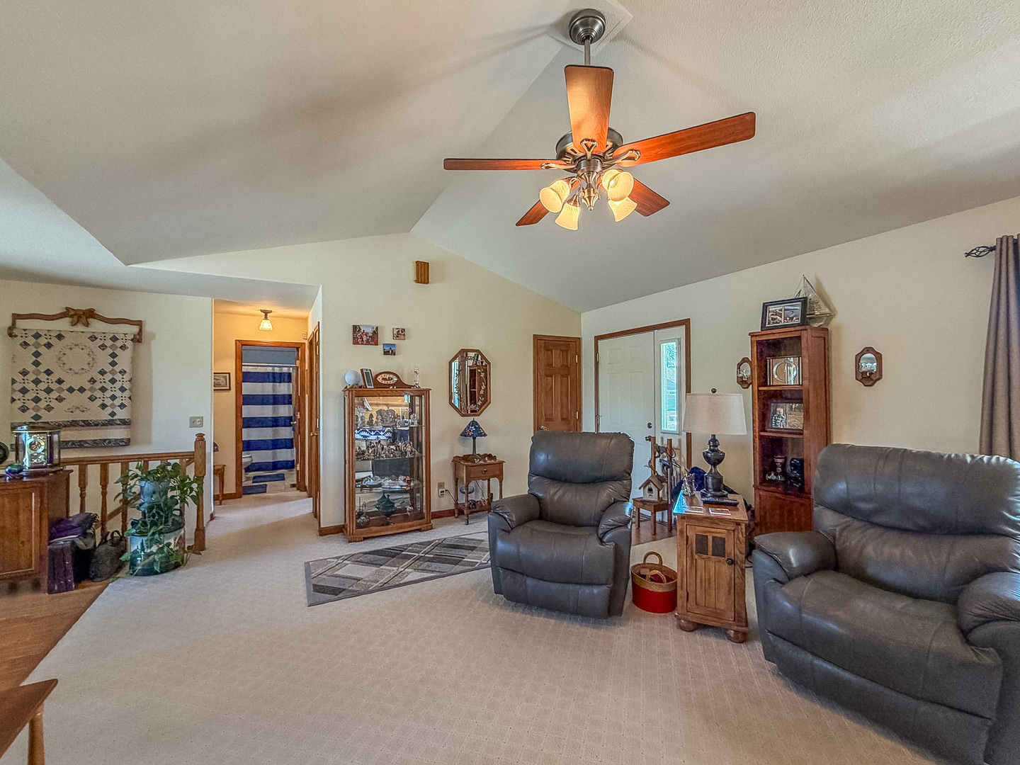 2309 E Lakeview Drive Property Photo 12