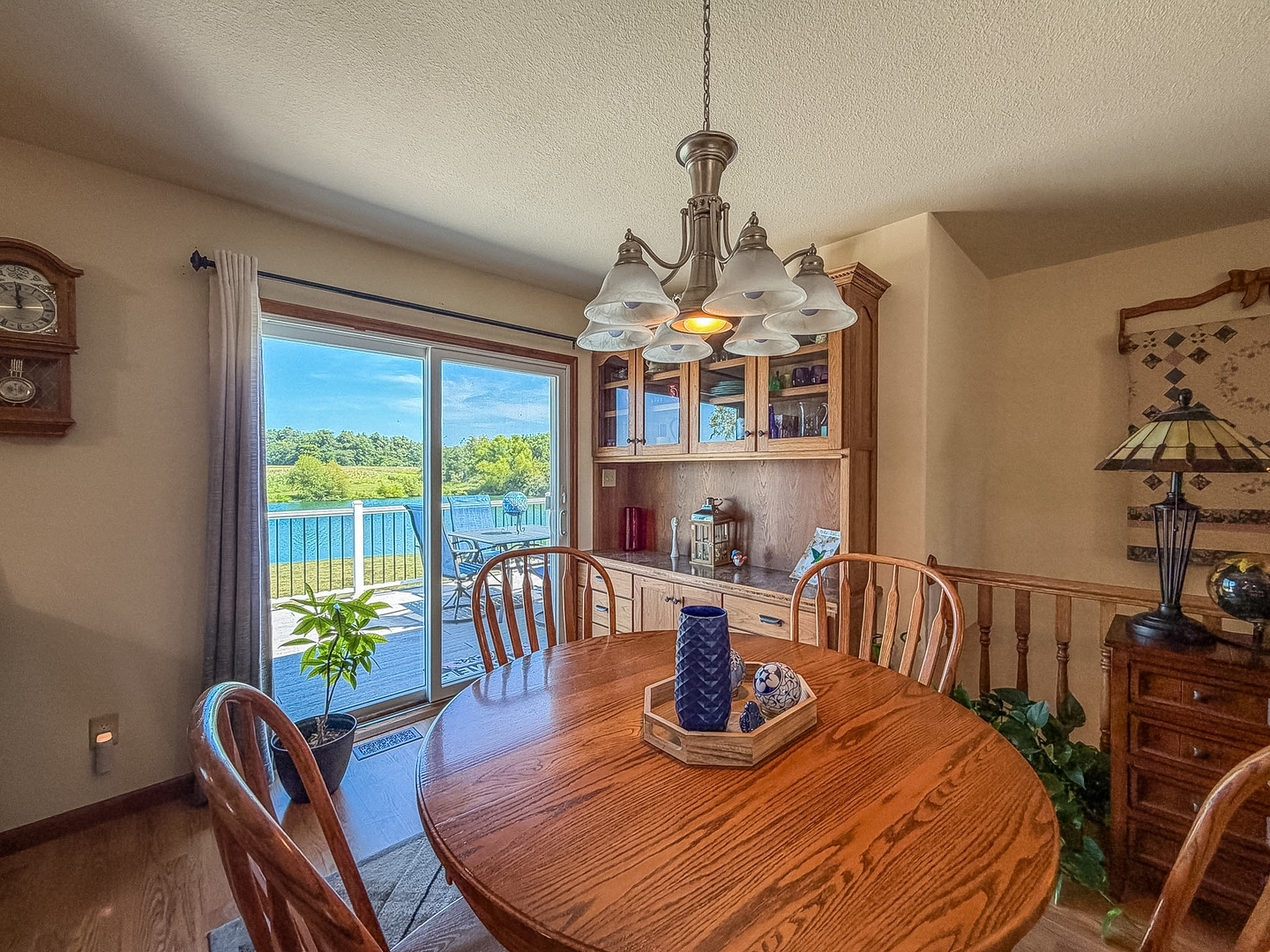 2309 E Lakeview Drive Property Photo 16