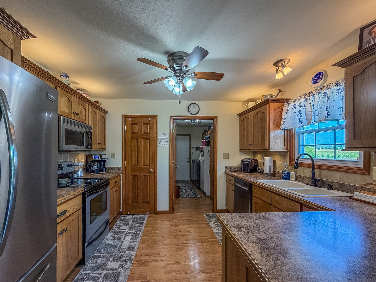 2309 E Lakeview Drive Property Photo 20