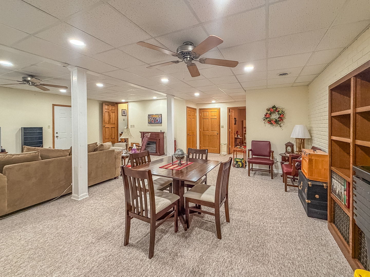 2309 E Lakeview Drive Property Photo 44
