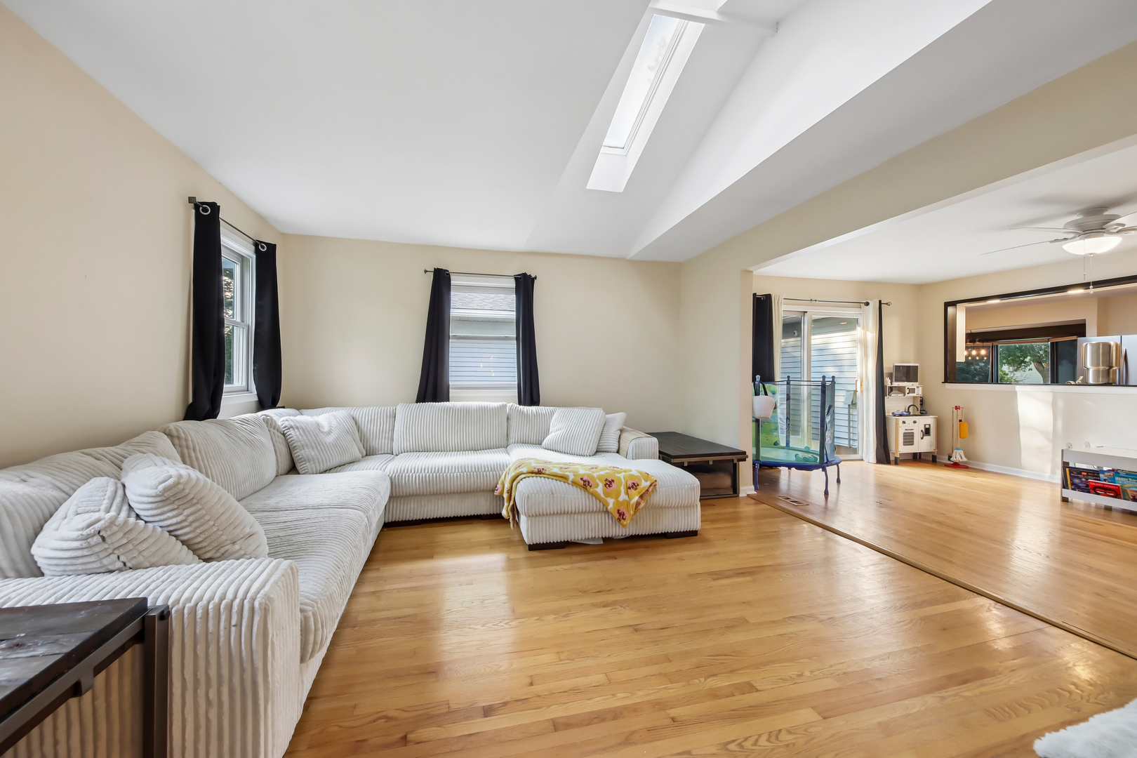 12740825 Property Photo 18