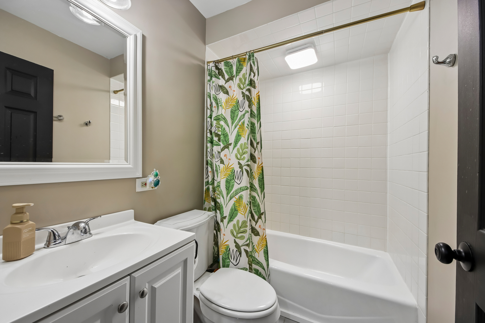 12740825 Property Photo 30