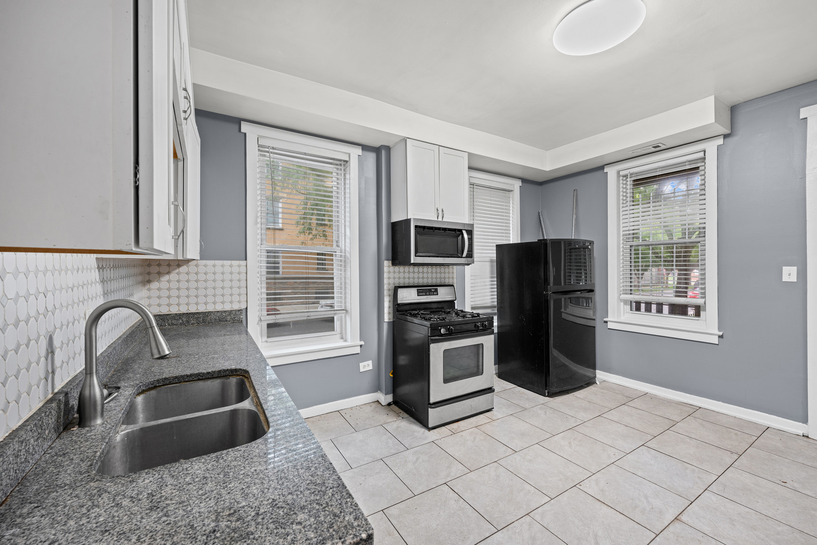 1301 S Christiana Avenue Property Photo 3
