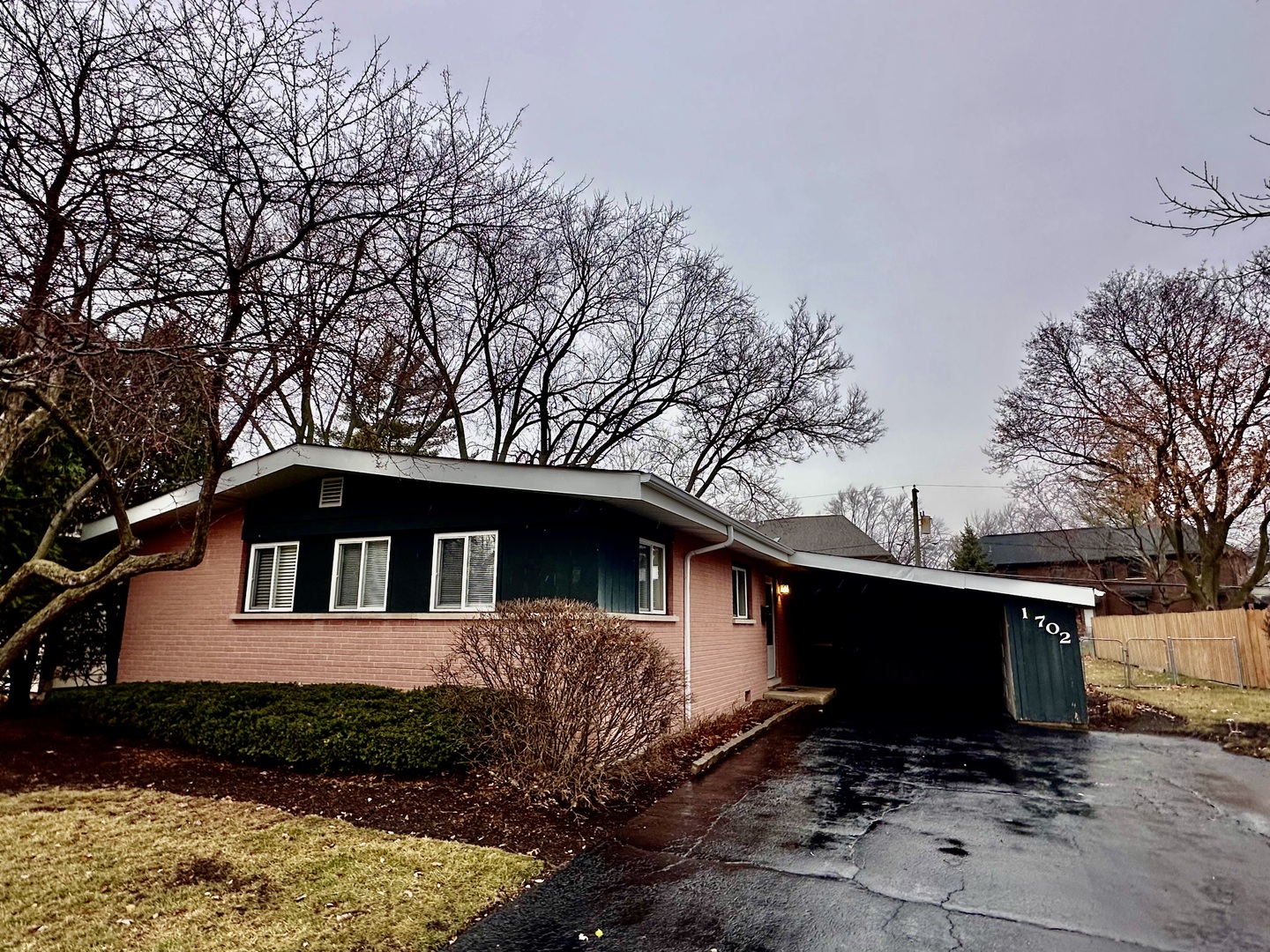 1702 W Oakton Street Property Photo 1