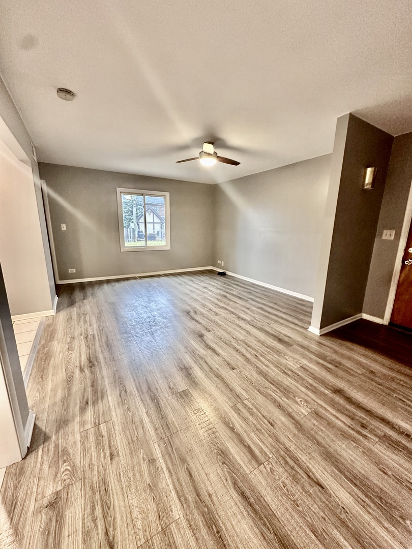 1702 W Oakton Street Property Photo 5