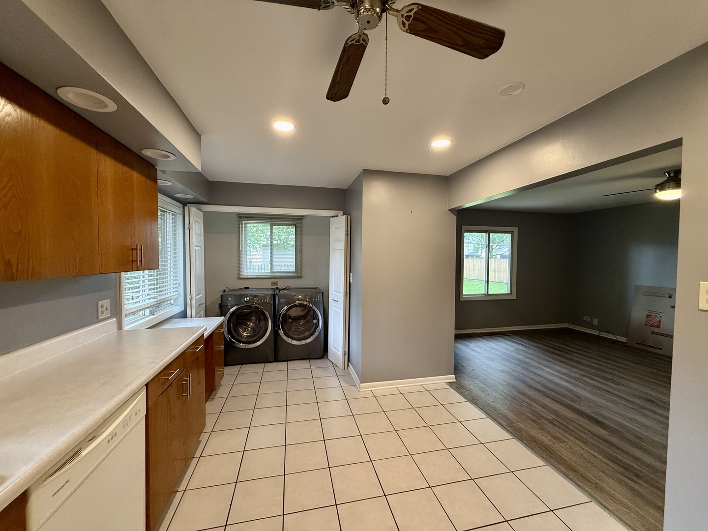 1702 W Oakton Street Property Photo 6