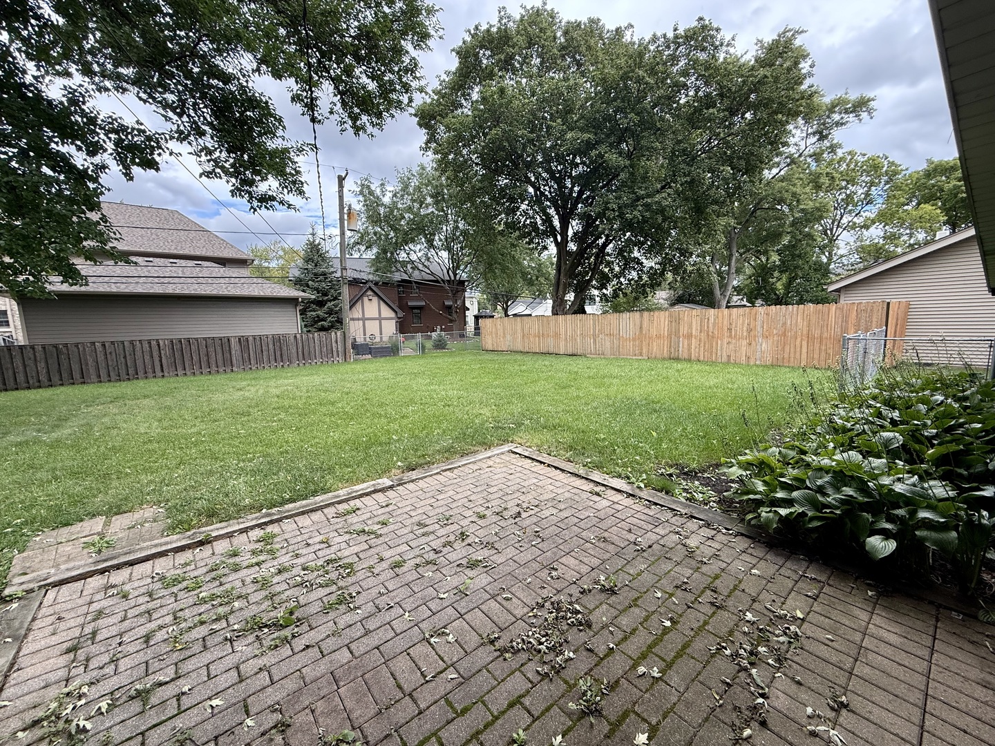 1702 W Oakton Street Property Photo 11