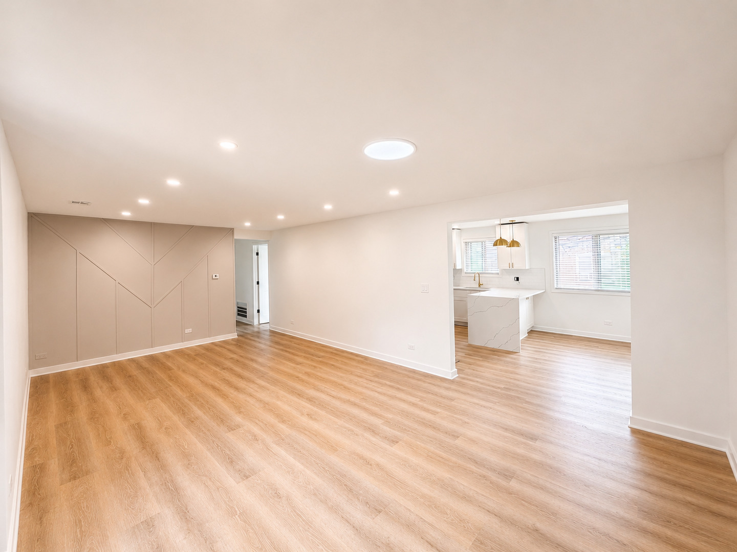5819 W Higgins Avenue 2d Property Photo 7
