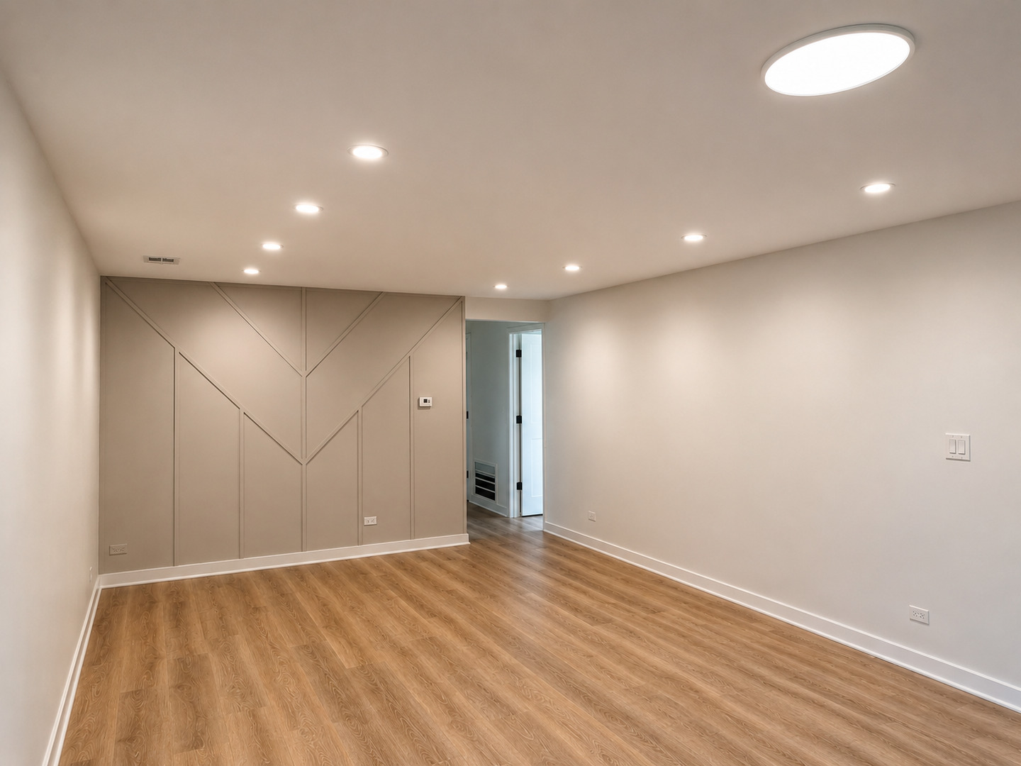 5819 W Higgins Avenue 2d Property Photo 8