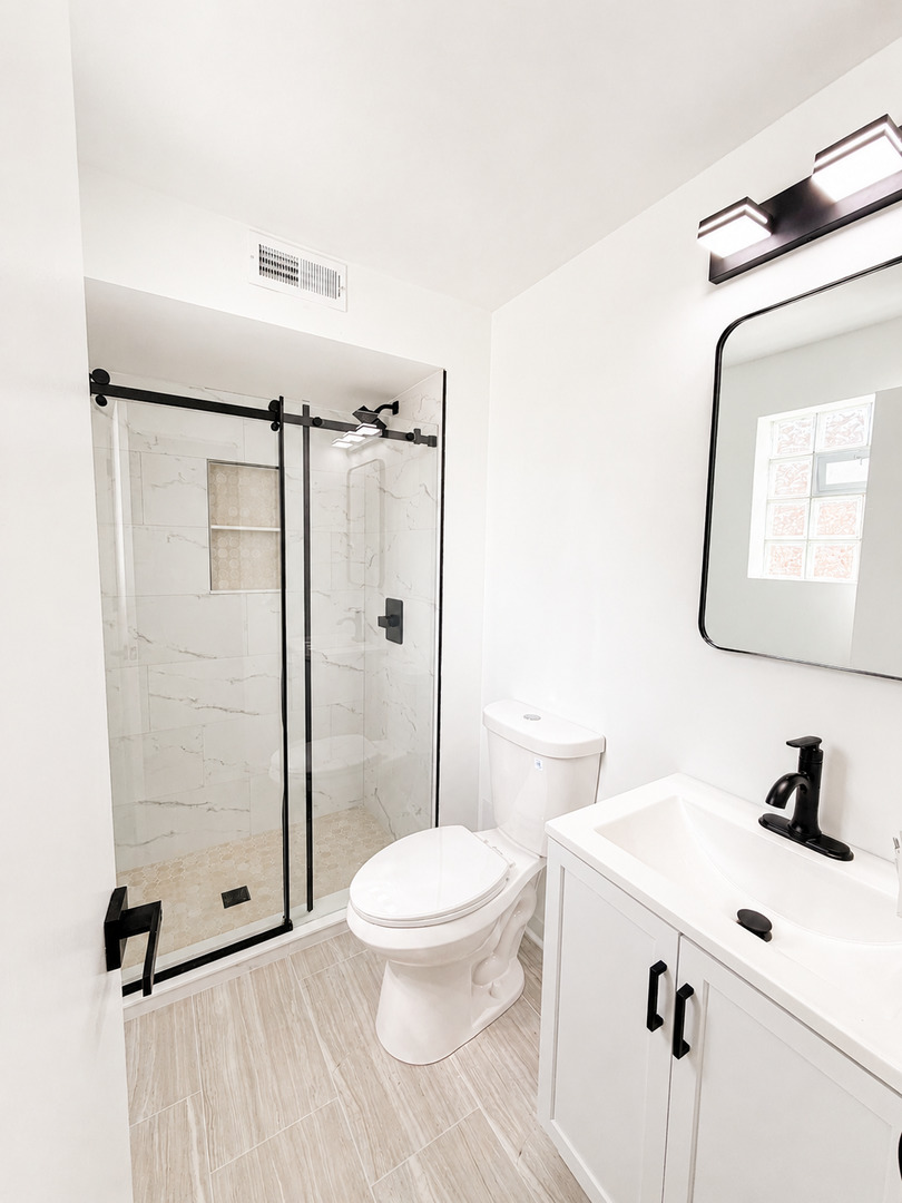 5819 W Higgins Avenue 2d Property Photo 15