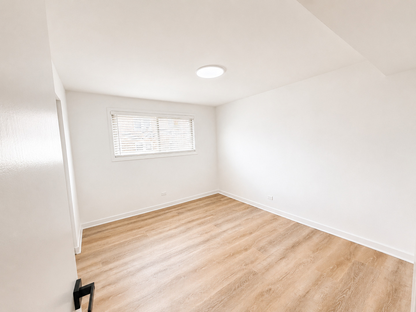 5819 W Higgins Avenue 2d Property Photo 17
