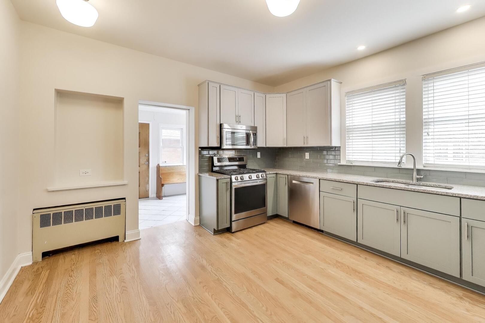 6503 N Maplewood Avenue Property Photo 9