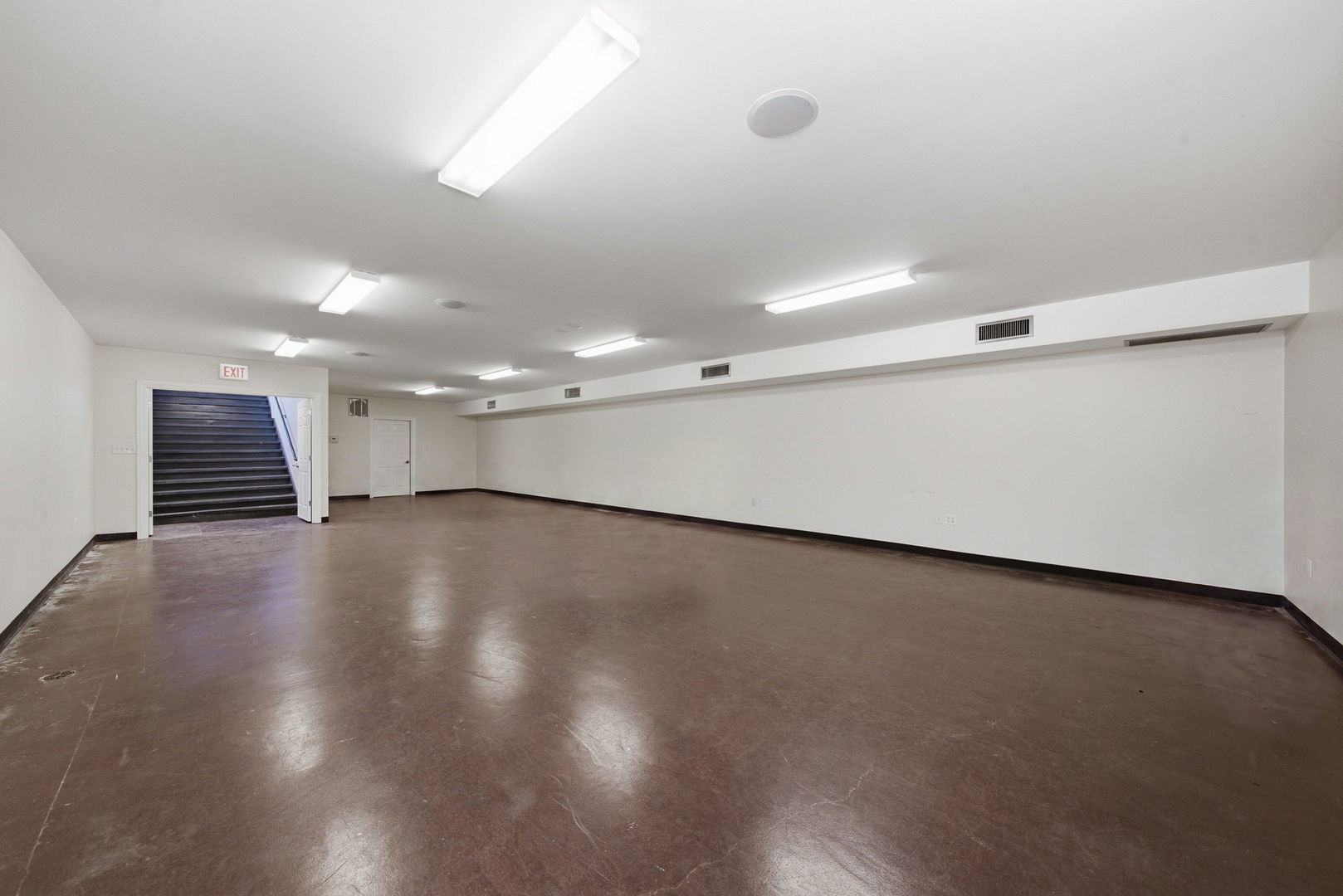 5729 W Chicago Avenue Property Photo 9