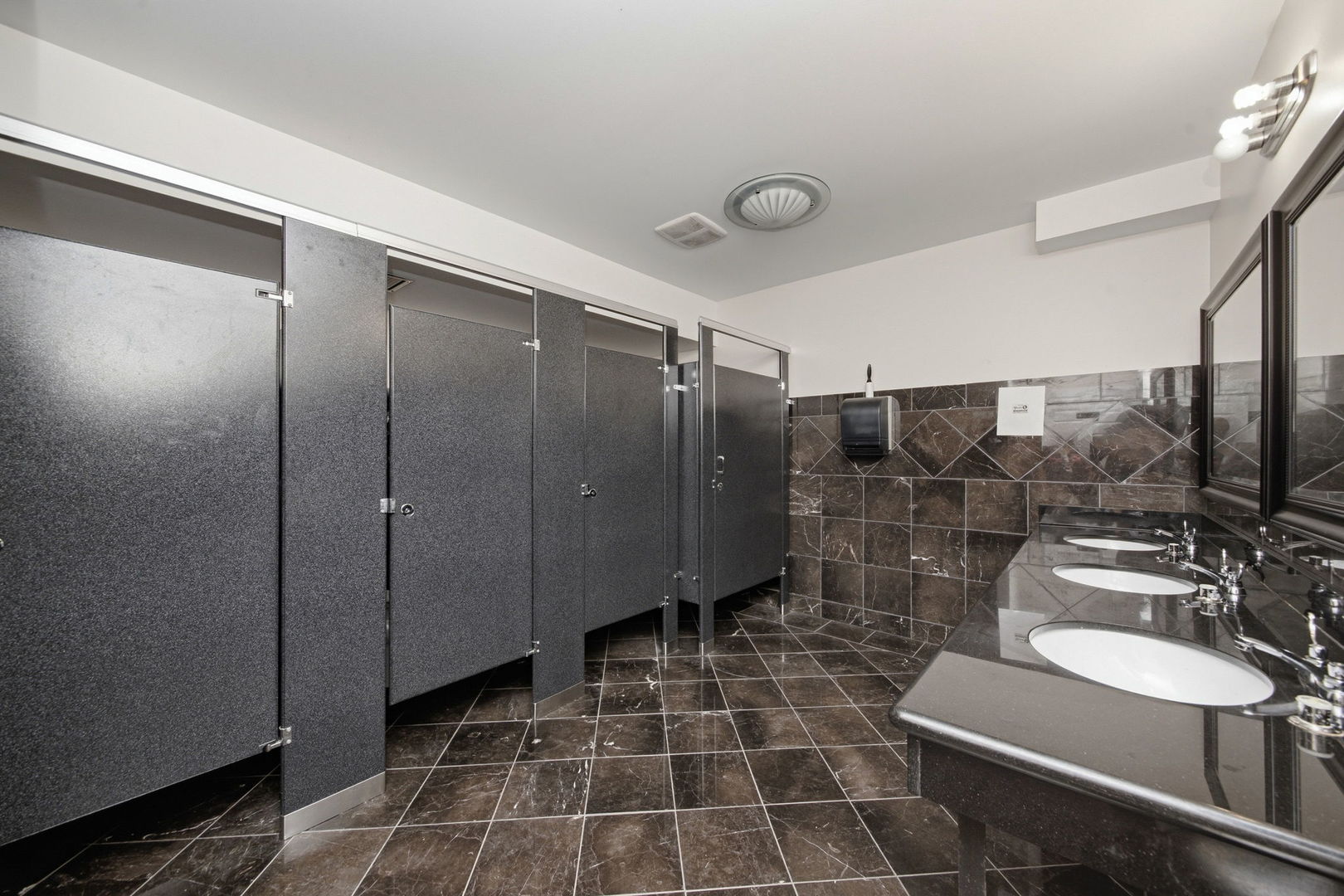 5729 W Chicago Avenue Property Photo 18
