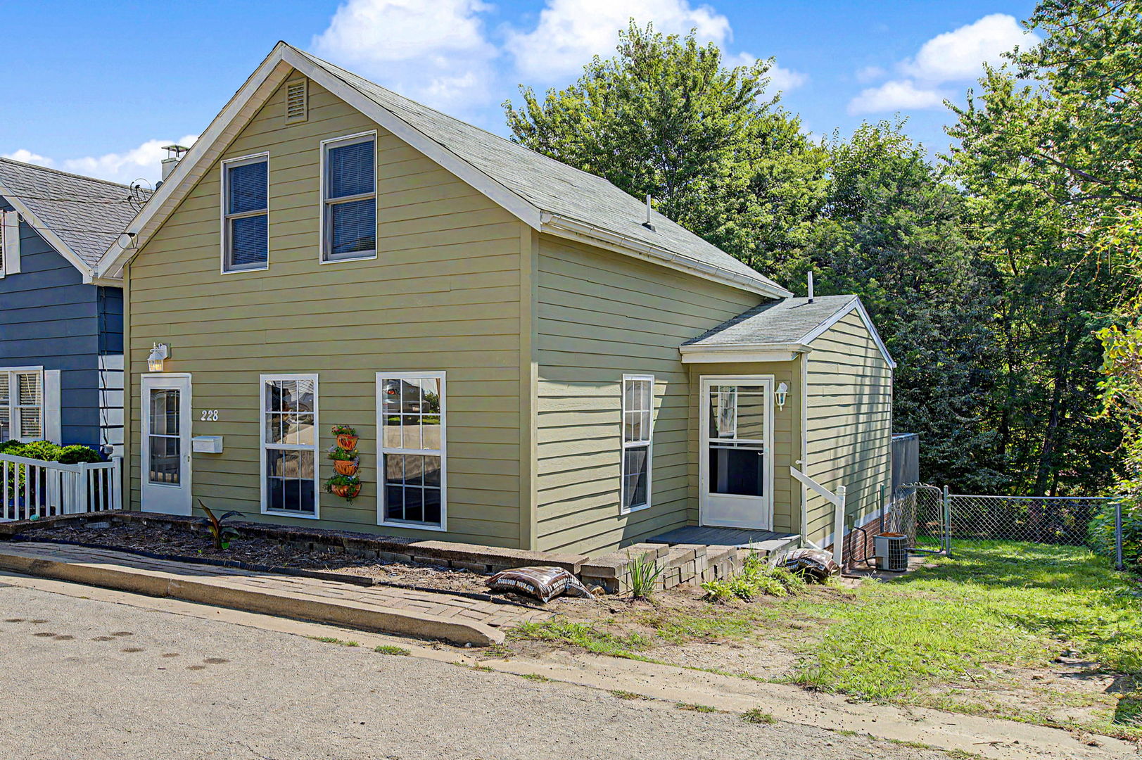 228 Poplar Avenue Property Photo 1