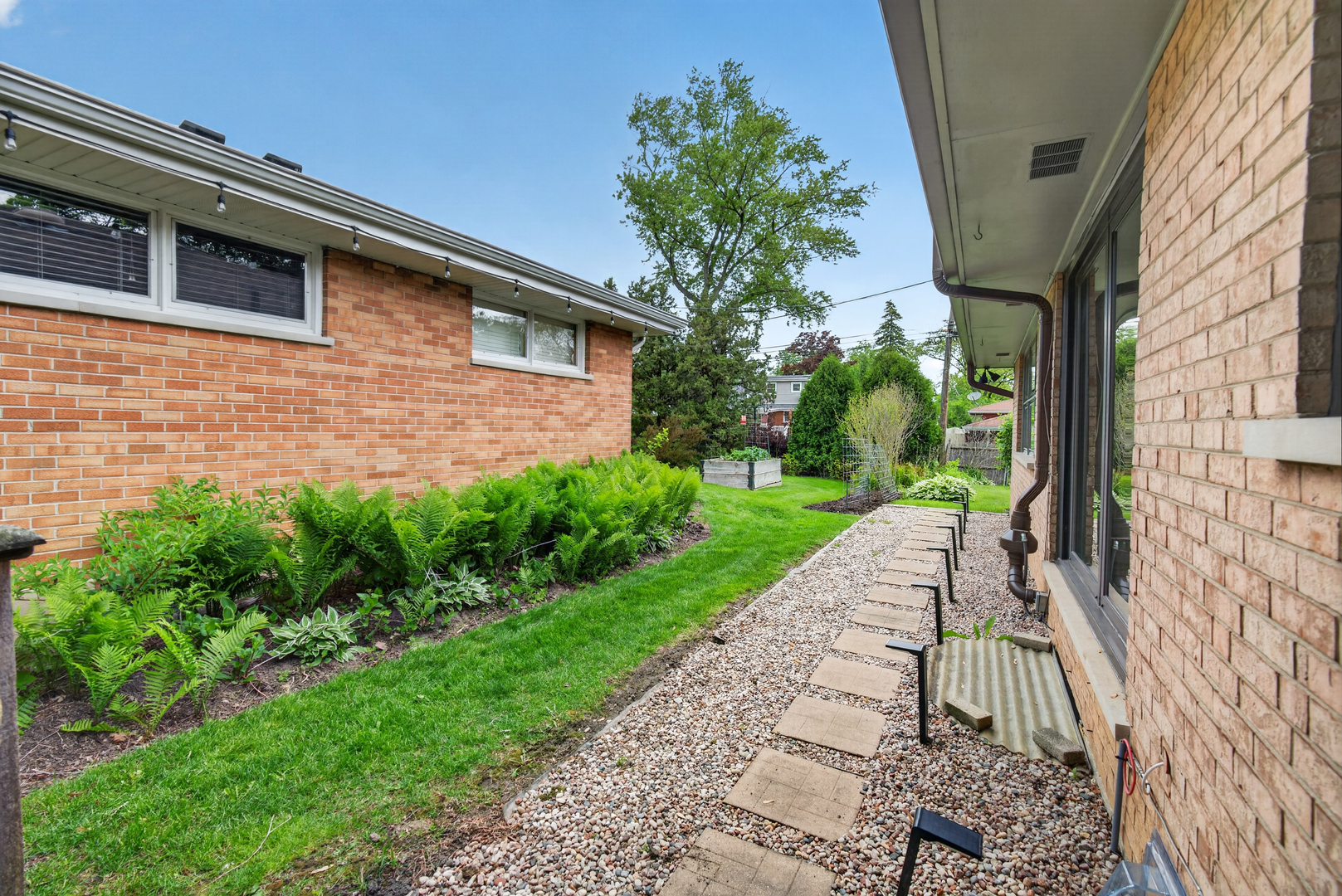516 Eldon Place Property Photo 38