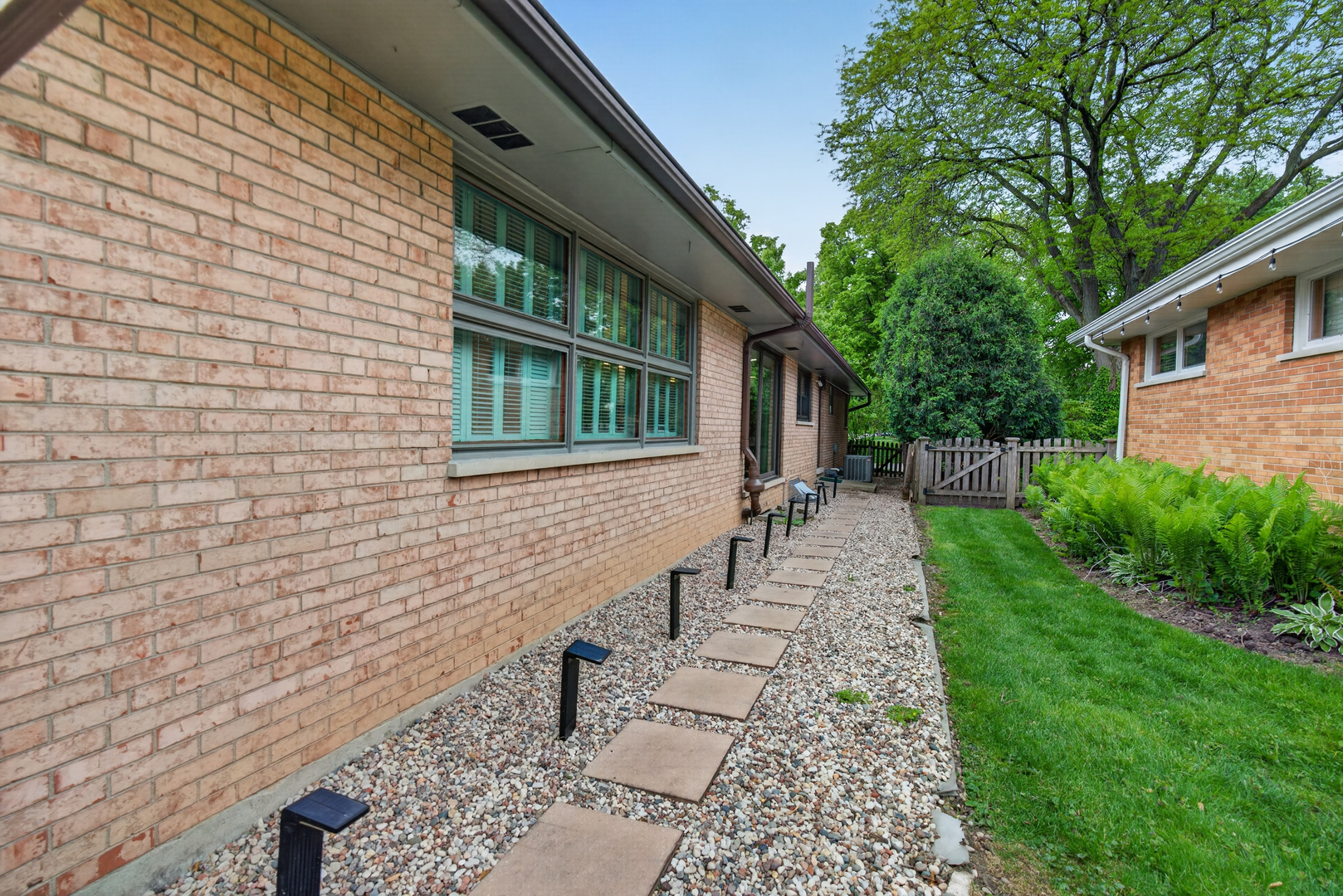 516 Eldon Place Property Photo 45
