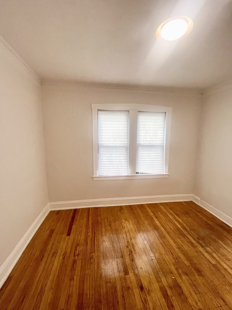 1333 N Lorel Avenue 1w Property Photo 8
