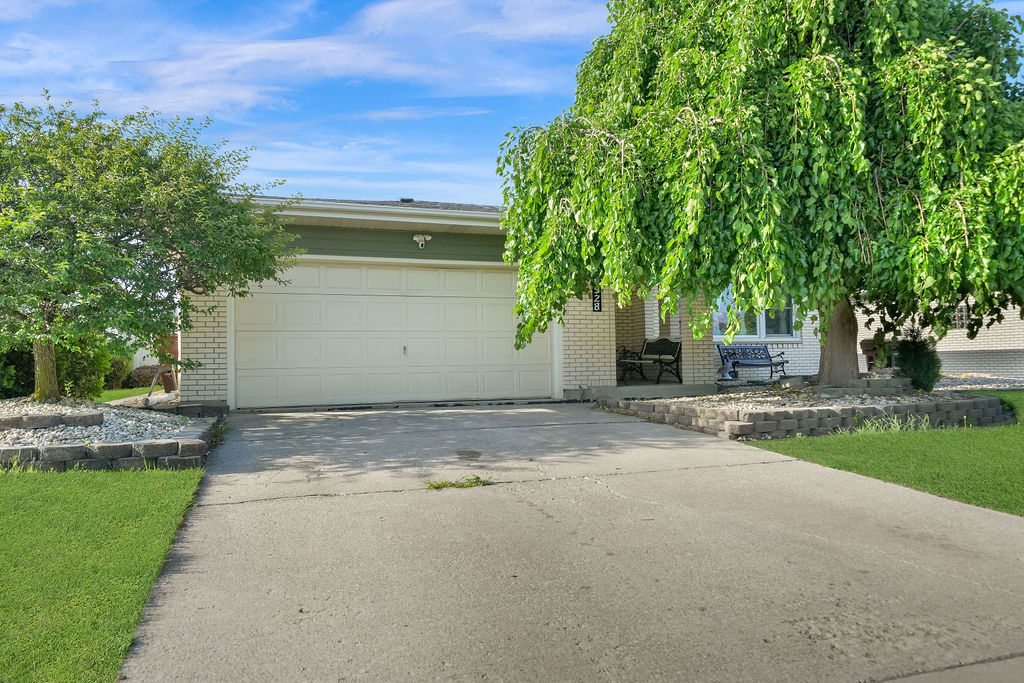 6528 157th Street Property Photo 3