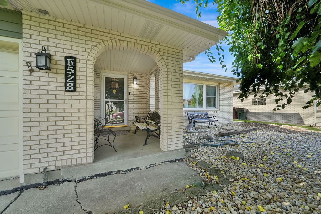 6528 157th Street Property Photo 4