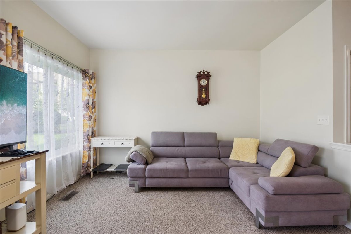 1041 Parkhill Circle 1041 Property Photo 5
