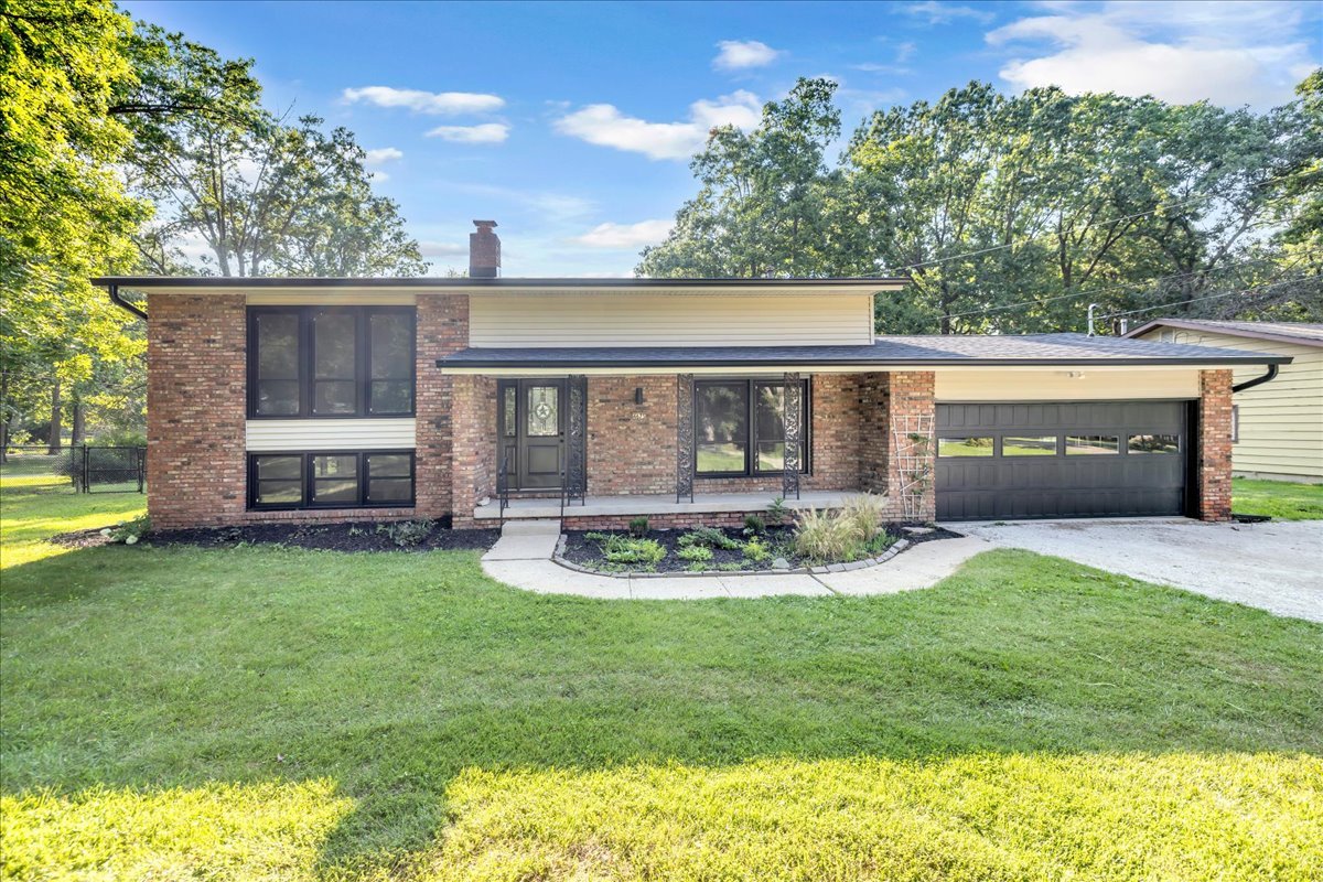 4675 Highcock Drive Property Photo 1