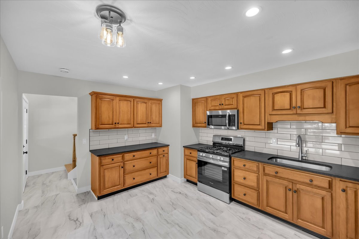 4675 Highcock Drive Property Photo 6