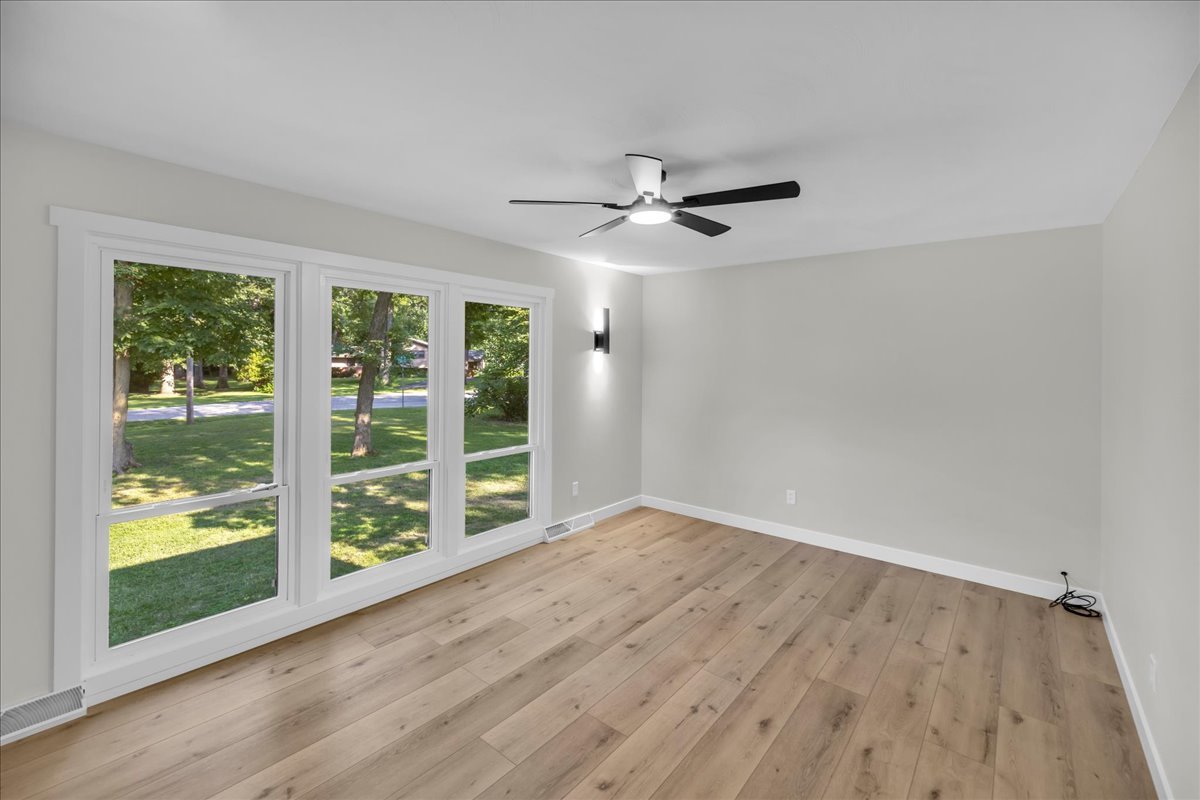 4675 Highcock Drive Property Photo 8
