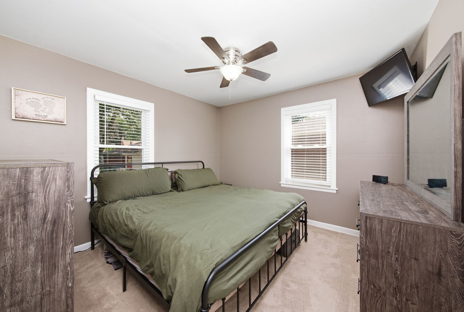 1523 N Rohde Avenue Property Photo 8