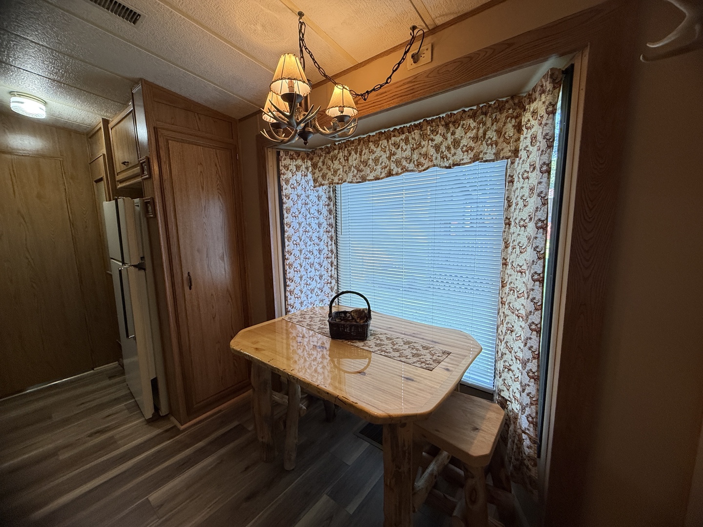 3-216 Woodhaven Lakes Property Photo 7