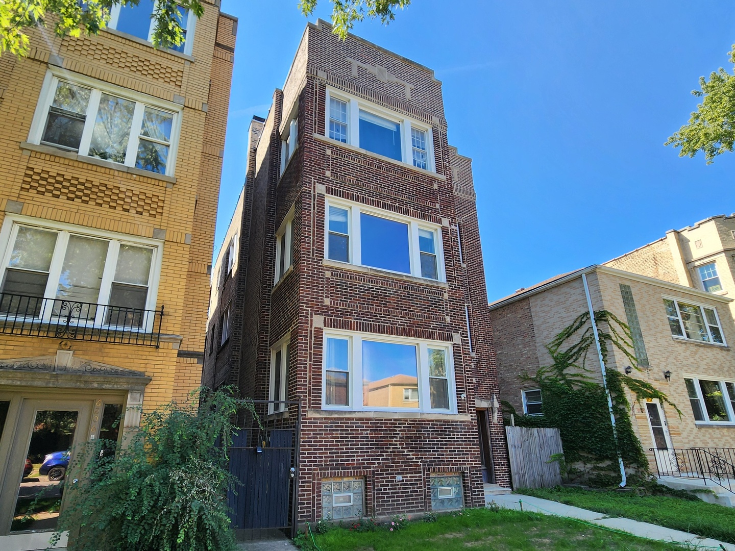 6210 N Francisco Avenue 2 Property Photo 2