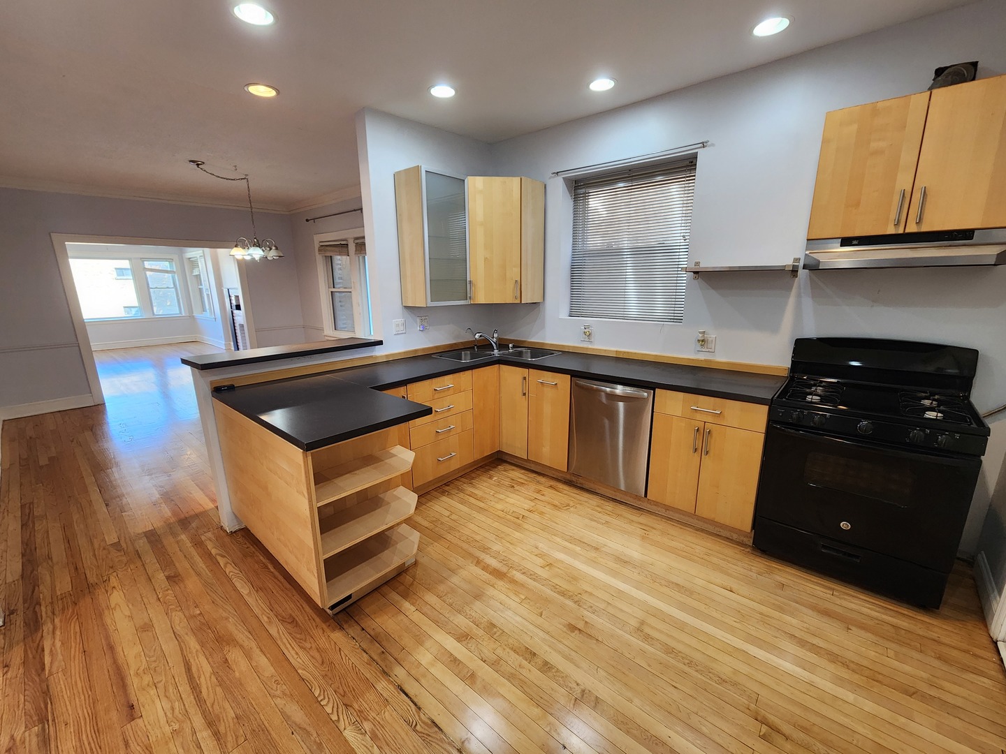 6210 N Francisco Avenue 2 Property Photo 9