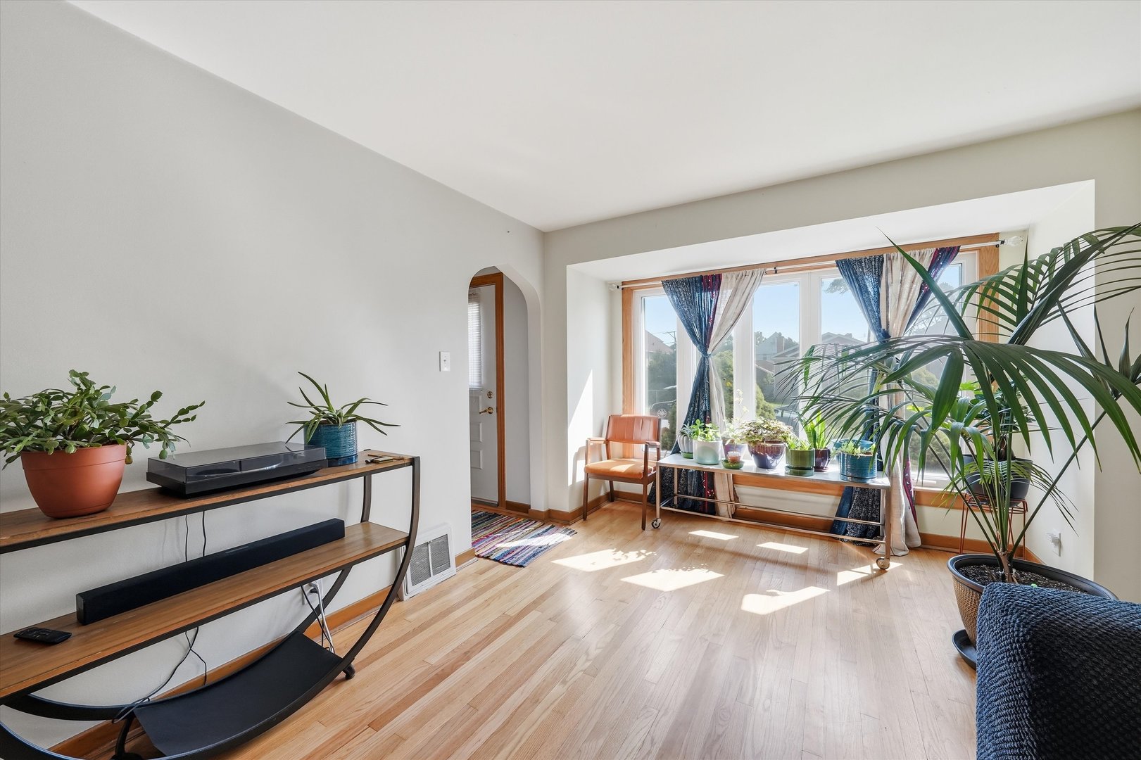 4946 S Kostner Avenue Property Photo 4