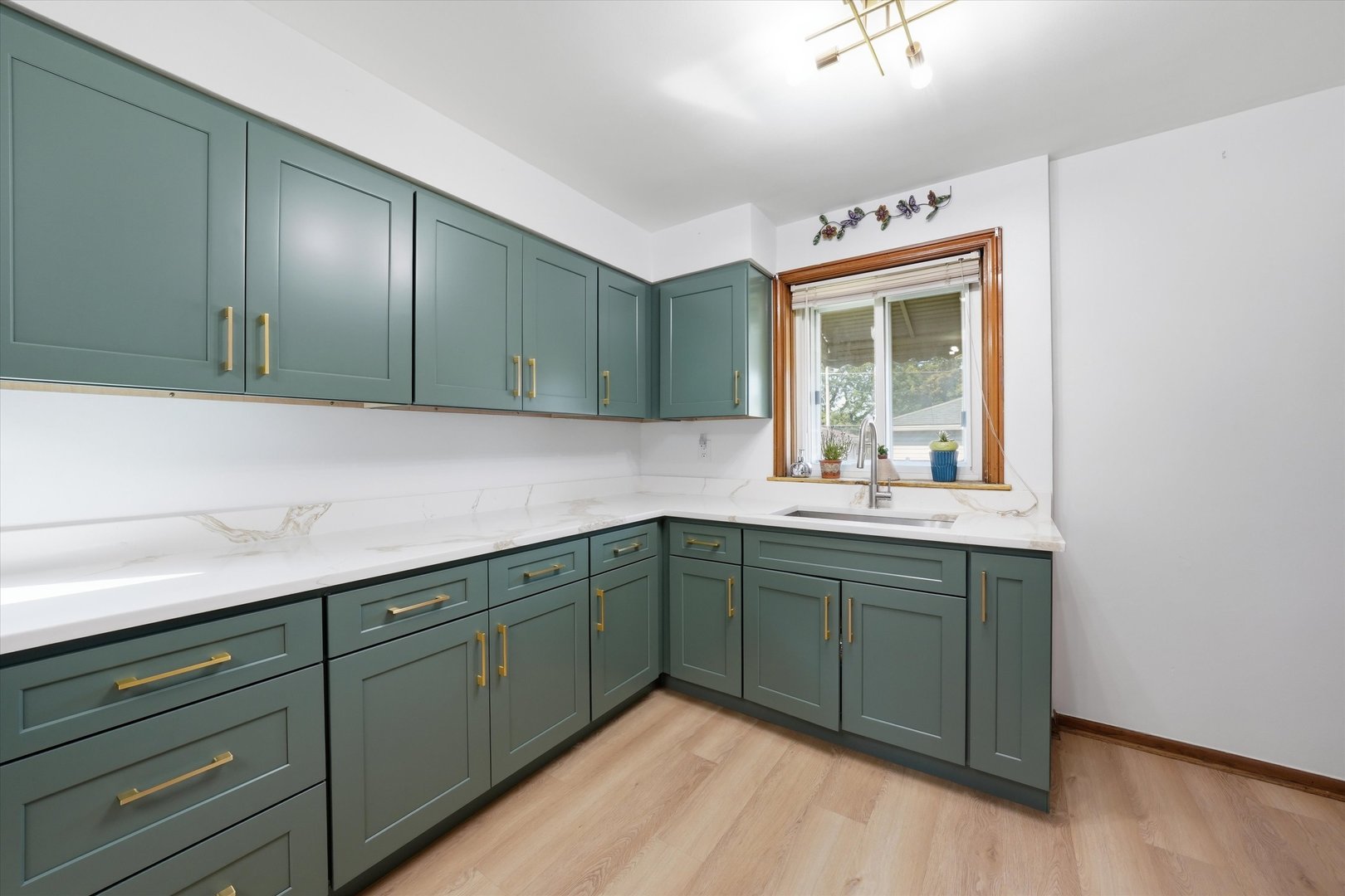 4946 S Kostner Avenue Property Photo 10