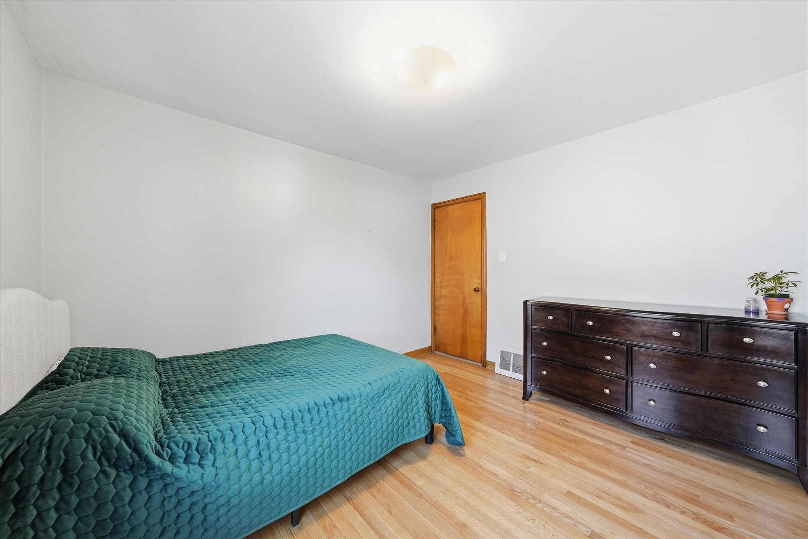 4946 S Kostner Avenue Property Photo 17