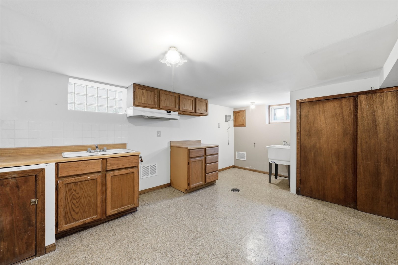4946 S Kostner Avenue Property Photo 19