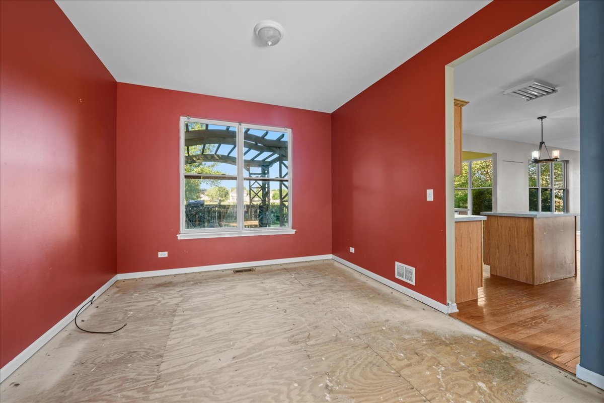 320 Hampstead Drive Property Photo 6