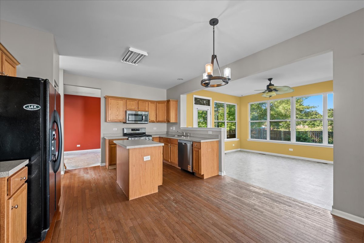 320 Hampstead Drive Property Photo 8