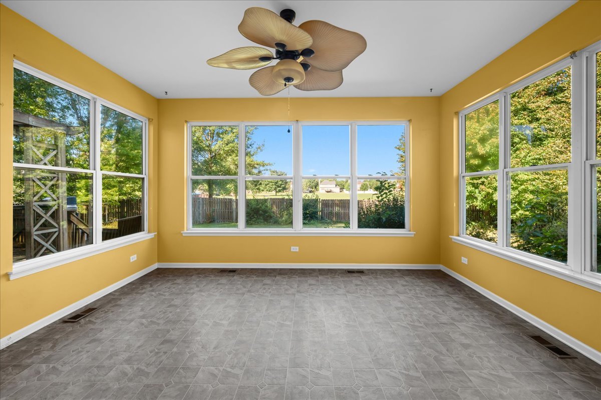 320 Hampstead Drive Property Photo 10
