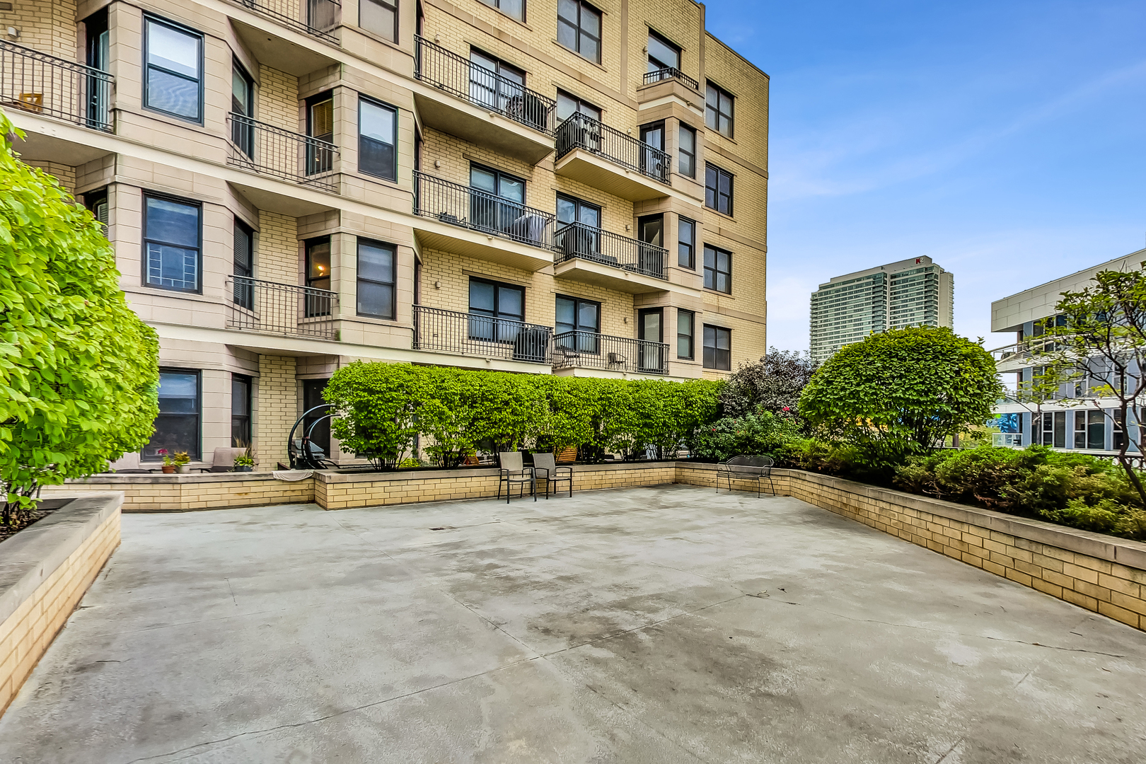 520 N Halsted Street 411 Property Photo 16