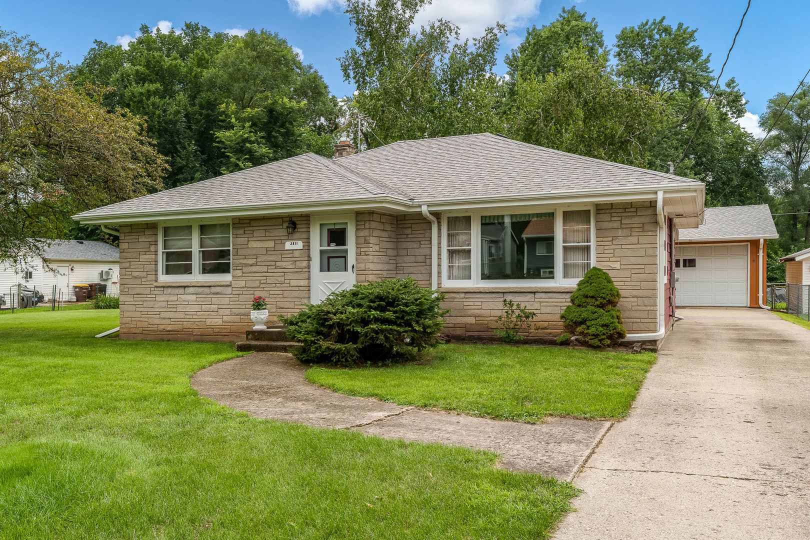 2811 Horton Street Property Photo 1